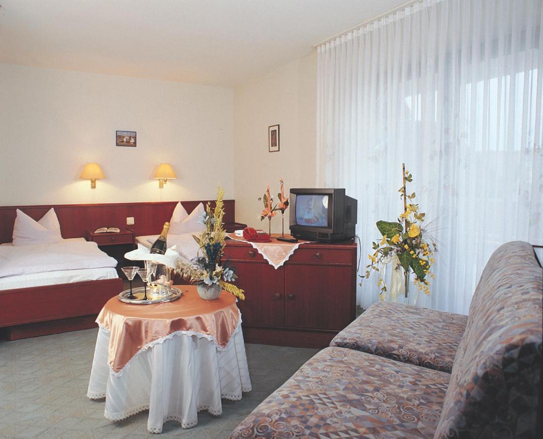 Hotel Zur Schmiede Alsfeld Eksteriør billede